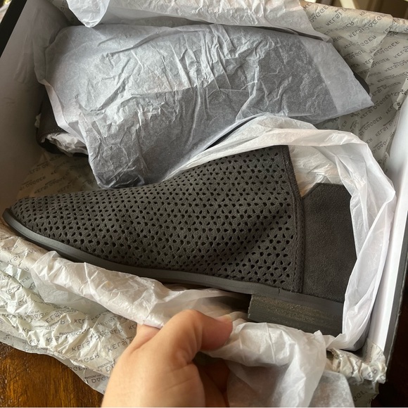 Kelsi Dagger Charcoal Gray Alley Suede Perforated Booties - Picture 8 of 10